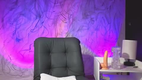   online show from 10.12.25