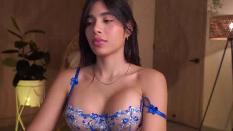 Snapshot of artemia_ chatting on 11.14.25 Amanda online show from 11.14.25