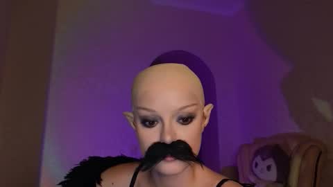 Snapshot of artemisa_meows chatting on 10.31.25 SEE U THURSDAY  online show from 10.31.25