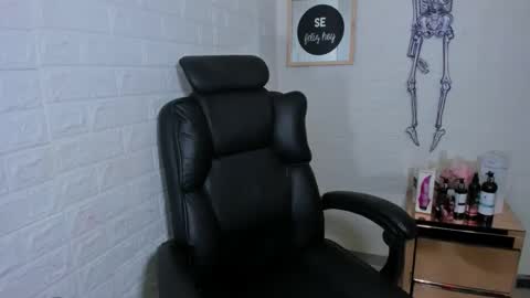 artenisa_tay69 online show from 10.27.25