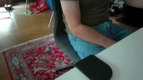 Snapshot of artesian99 chatting on 10.26.25 artesian99 online show from 10.26.25