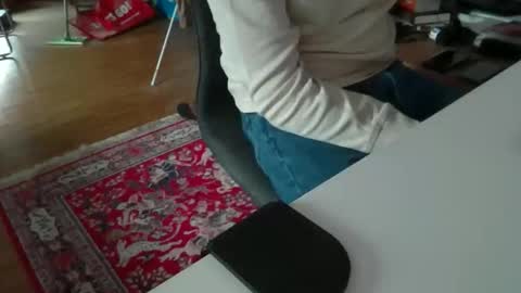 Snapshot of artesian99 chatting on 11.08.25 artesian99 online show from 11.08.25