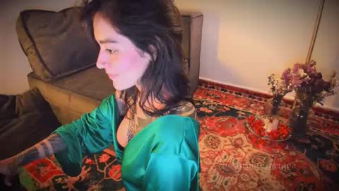 Snapshot of artgea chatting on 12.01.25 Linda independent model artgeea online show from 12.01.25