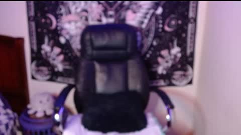 Snapshot of arthemixs_ chatting on 12.14.25 dafnee online show from 12.14.25