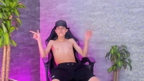 Snapshot of arthurcox_ chatting on 09.14.25 arthurcox_ online show from 09.14.25