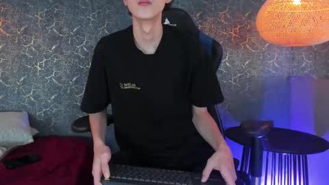 Snapshot of arthurcox_ chatting on 11.21.25 arthurcox_ online show from 11.21.25