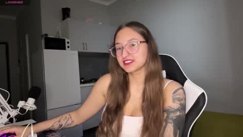 Mia  online show from 02.19.26