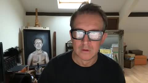 Snapshot of artisterotic chatting on 10.14.25 artisterotic online show from 10.14.25