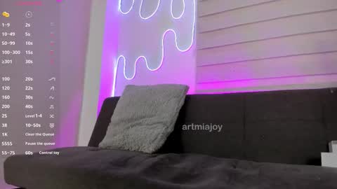 MIA OF artmiajoy online show from 01.06.26