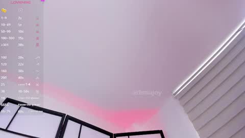 MIA OF artmiajoy online show from 04.16.26