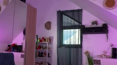 Amalia online show from 04.14.26