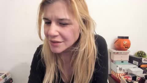 MIA online show from 02.08.25