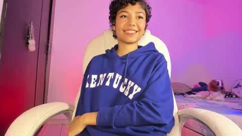 Snapshot of ary_and_kel chatting on 02.13.25 Ariana and Kelsieh online show from 02.13.25