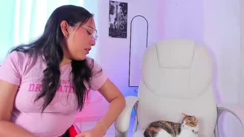 Snapshot of ary_and_kel chatting on 02.21.25 Ariana and Kelsieh online show from 02.21.25