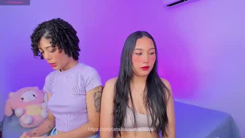 Snapshot of ary_and_kel chatting on 11.13.25 Ariana and Kelsieh online show from 11.13.25