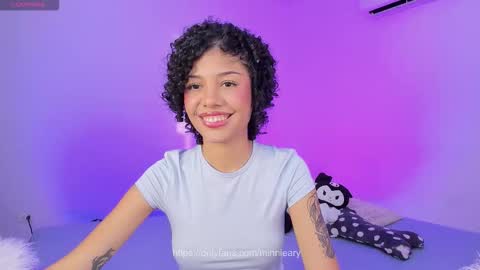 Snapshot of ary_and_kel chatting on 11.18.25 Ariana and Kelsieh online show from 11.18.25