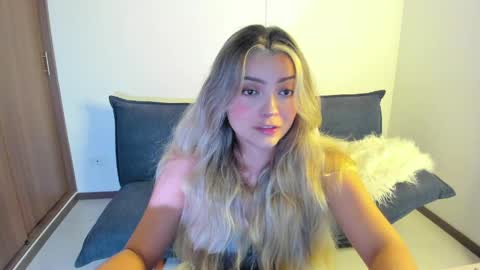 Snapshot of ary_cam230 chatting on 05.05.26 Zahaara online show from 05.05.26
