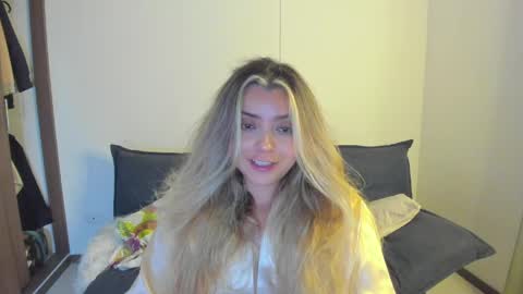 Snapshot of ary_cam230 chatting on 05.15.26 Zahaara online show from 05.15.26