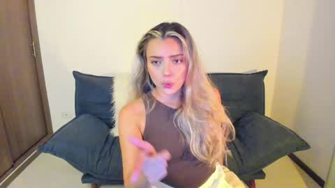 Snapshot of ary_cam230 chatting on 05.21.26 Zahaara online show from 05.21.26