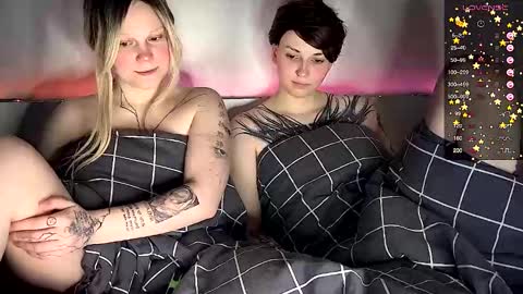 Arya brunett and Cassie blond online show from 03.06.25
