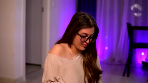 Lunaa  online show from 12.01.25