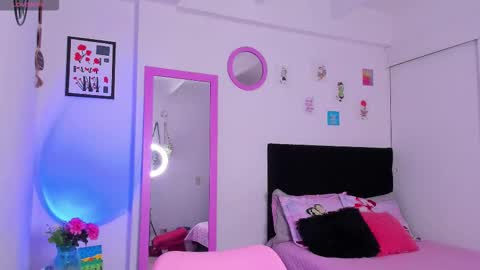 Snapshot of aryane_art_ chatting on 02.10.26 carol online show from 02.10.26