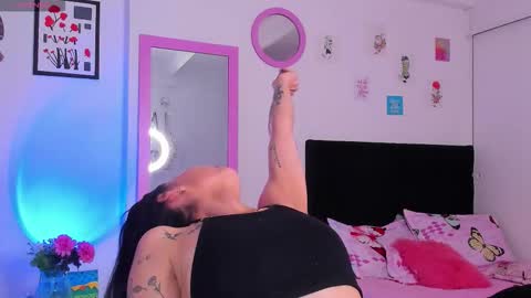 Snapshot of aryane_art_ chatting on 02.12.26 carol online show from 02.12.26