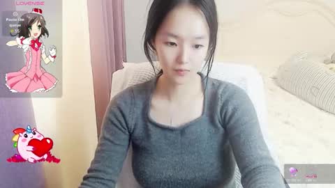 Snapshot of arylia_3 chatting on 10.31.25 Lily online show from 10.31.25