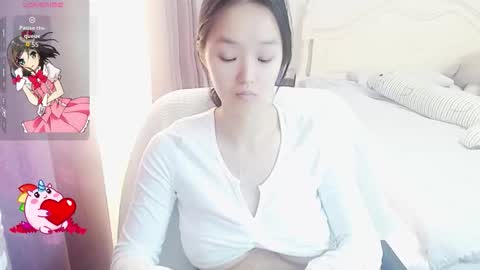 Snapshot of arylia_3 chatting on 11.19.25 Lily online show from 11.19.25