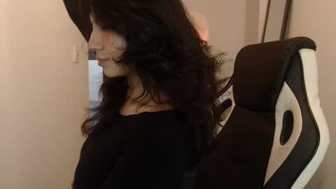 Snapshot of asaray_t chatting on 03.26.26 Saray online show from 03.26.26