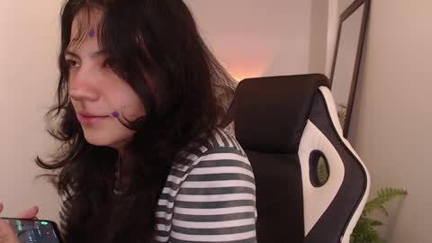 Snapshot of asaray_t chatting on 04.12.26 Saray online show from 04.12.26