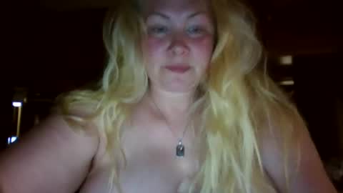 Snapshot of ash0ley chatting on 05.27.26 ash0ley online show from 05.27.26