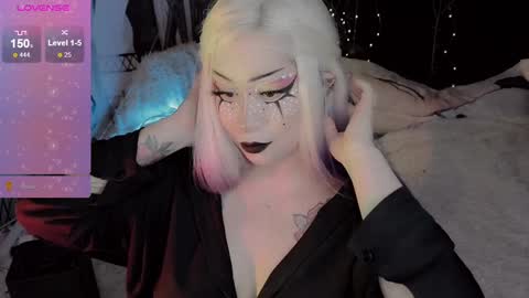 Sasha next stream December 4st  at  0000- 0030 am German time online show from 01.15.25