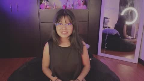 Snapshot of ashe_e chatting on 12.31.24 Ashe online show from 12.31.24