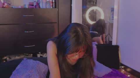 Snapshot of ashe_e chatting on 01.04.25 Ashe online show from 01.04.25