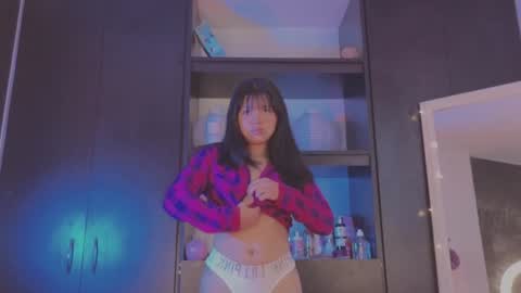 Snapshot of ashe_e chatting on 01.16.25 Ashe online show from 01.16.25