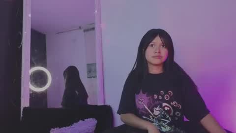 Snapshot of ashe_e chatting on 02.12.25 Ashe online show from 02.12.25