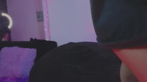 Snapshot of ashe_e chatting on 02.12.25 Ashe online show from 02.12.25