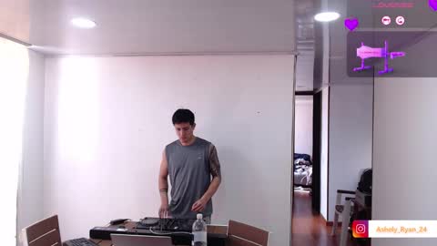 Ashley And Ryan  online show from 11.14.25