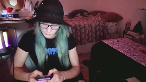 Snapshot of ashethegengar chatting on 09.19.25 Ashley Scarlett online show from 09.19.25