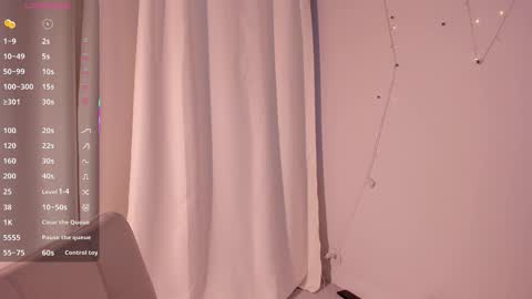 Snapshot of ashhasmy chatting on 11.01.25 Ash online show from 11.01.25