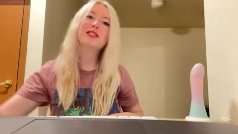 Snapshot of ashisscene chatting on 01.06.26 ash 3 online show from 01.06.26