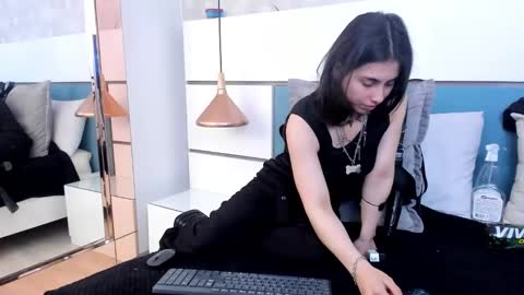 Ashkoreh online show from 10.26.25