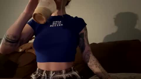 Snapshot of ashleetoocute chatting on 02.05.26 ash online show from 02.05.26