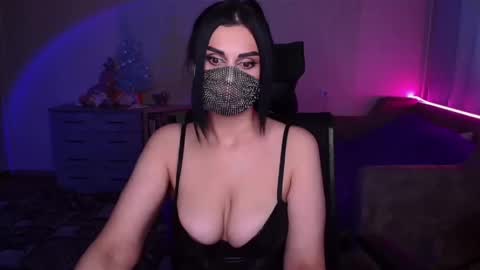   Yasmina   online show from 01.22.25