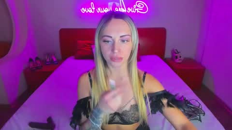 Snapshot of ashley_crashly chatting on 12.18.24 Alina online show from 12.18.24