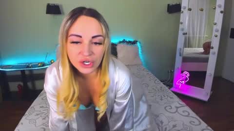 Snapshot of ashley_crashly chatting on 01.10.25 Alina online show from 01.10.25