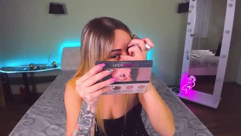 Snapshot of ashley_crashly chatting on 01.31.25 Alina online show from 01.31.25