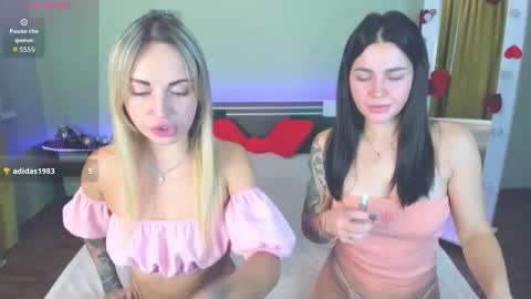 Snapshot of ashley_crashly chatting on 11.06.25 Alina online show from 11.06.25