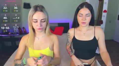 Snapshot of ashley_crashly chatting on 11.21.25 Alina online show from 11.21.25